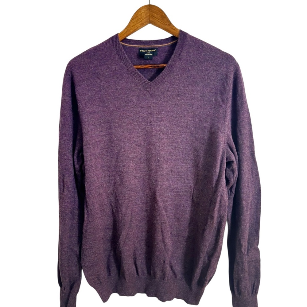 Banana Republic Purple 100% Merino wool V-Neck Sweater L